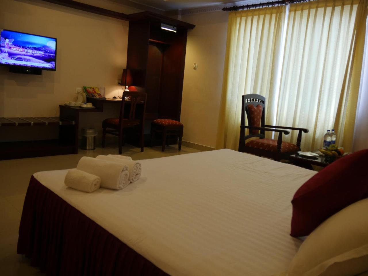 ホテル Karthika Residency Kilimanur エクステリア 写真