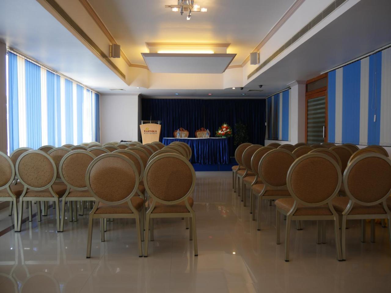 ホテル Karthika Residency Kilimanur エクステリア 写真
